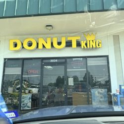 Donut King - Signage