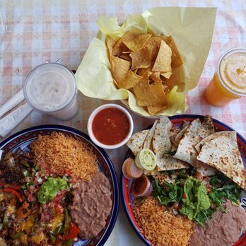 Mole Mole - Alambre y Portobello Quesadilla - Mexican Near Me - Portland, Oregon Mole Mole - Alambre y Portobello Quesadilla - Mexican Near Me - Portland, Oregon