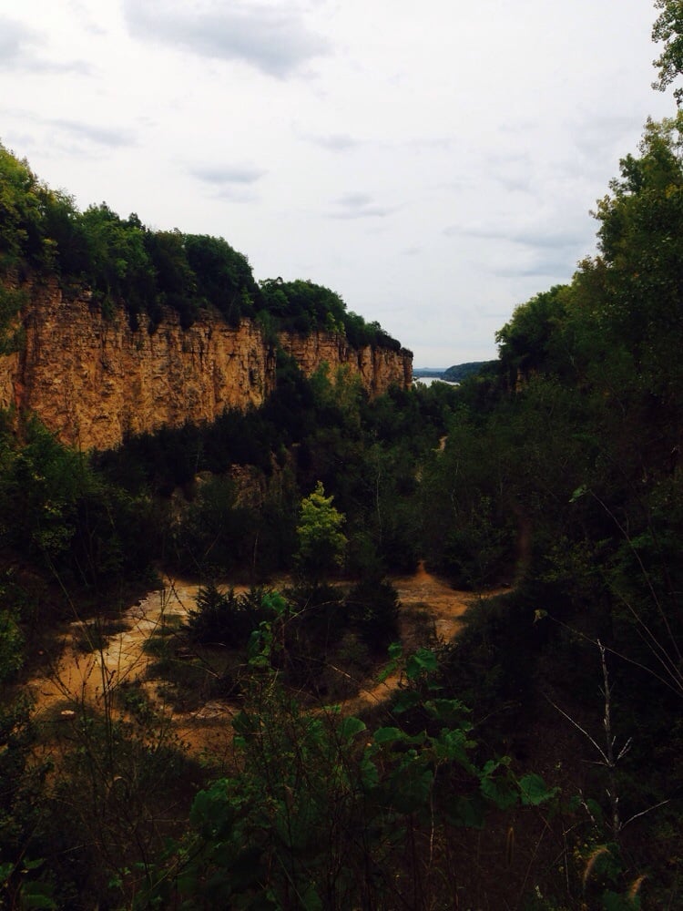 HORSESHOE BLUFF Updated September 2024 Mines Of Spain Rd, Dubuque