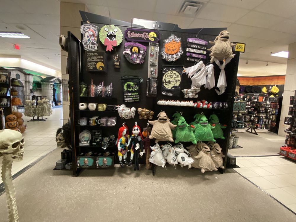 SPIRIT HALLOWEEN Updated September 2024 95 Photos 1700 Oviedo