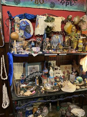 Nola Tour Guy by null