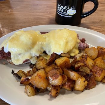 Eggs Up Grill - Founders Hash Benedict - Breakfast & Brunch Near Me - Lexington, South Carolina Eggs Up Grill - Founders Hash Benedict - Breakfast & Brunch Near Me - Lexington, South Carolina