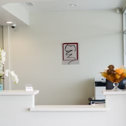 Floss & Gloss Dental