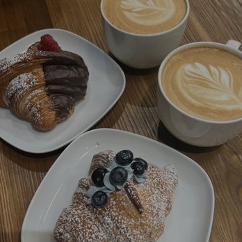 Angus T - Croissants, lattes - Cafes Near Me - Vancouver, British Columbia