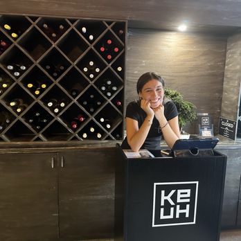 Ke-uH - Hostess at entry - Sushi Bars Near Me - Weston, Florida