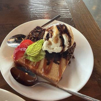 Tejas Brewery - Chocoflan! Delicious - Beer Bar Near Me - Houston, Texas Tejas Brewery - Chocoflan! Delicious - Beer Bar Near Me - Houston, Texas