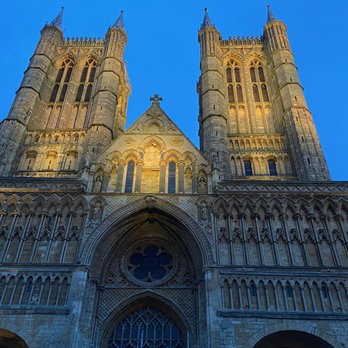 DoubleTree by Hilton Hotel Lincoln - One of the most spectacular buildings in the world, magnificent and such a hidden gem, and with an original Magna Carta inside - Hotels Near Me - Lincoln, LIN