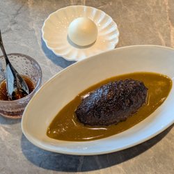 @endoedibles on Instagram 12/25/24  Sea Cucumber, HAIRY CRAB, 20 YEARS SHAOXING WINE, VINEGAR, STEAM BUN