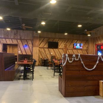 Pacific Seafood - Seating area - Seafood Near Me - San Leon, Texas