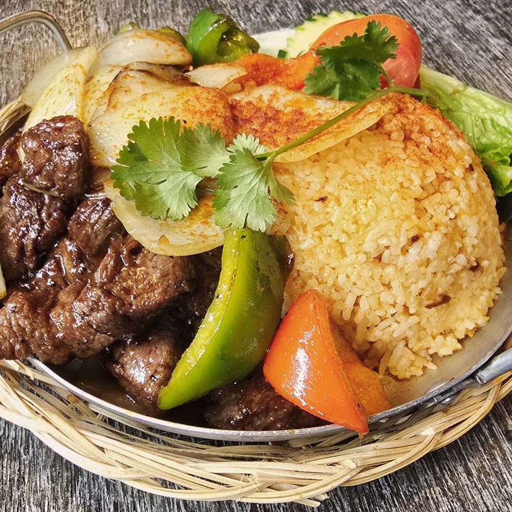 Saigon Oi - Vietnamese Shaking Beef with red rice - Vietnamese Near Me - Sacramento, California