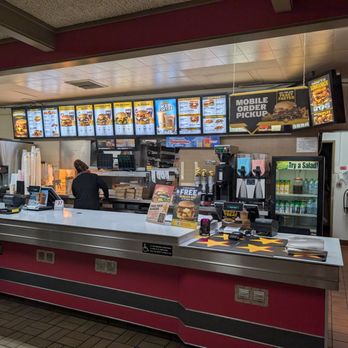Carl's Jr - Fast Food Near Me - Santa Rosa, California