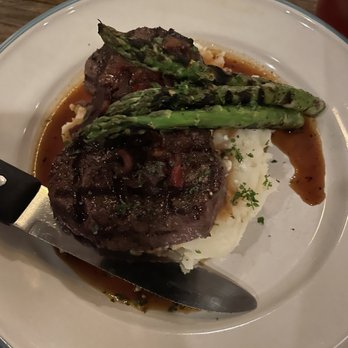 1808 American Bistro - Filet Medallions - New American Near Me - Delaware, Ohio