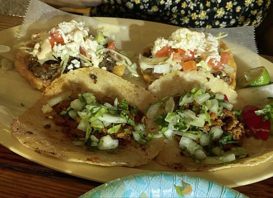 Taqueria 5 Hermanos Food Truck by null