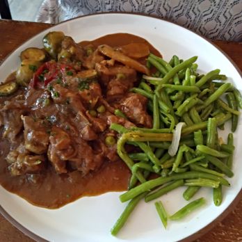 Nüetnigenough - Beef stew - Belgian Near Me - Brussels, BRU Nüetnigenough - Beef stew - Belgian Near Me - Brussels, BRU