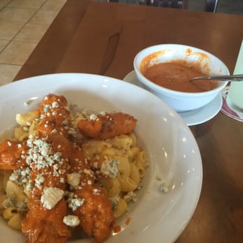 J. Henry's Draught House & Kitchen - Buffalo Chicken Mac n Cheese and a bowl of Bacon Tomato Bisque. - New American Near Me - Houston, Texas