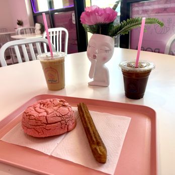 Cielito Rosa Bakery - Latte, Americano, concha, and churro - Coffee & Tea Near Me - Phoenix, Arizona
