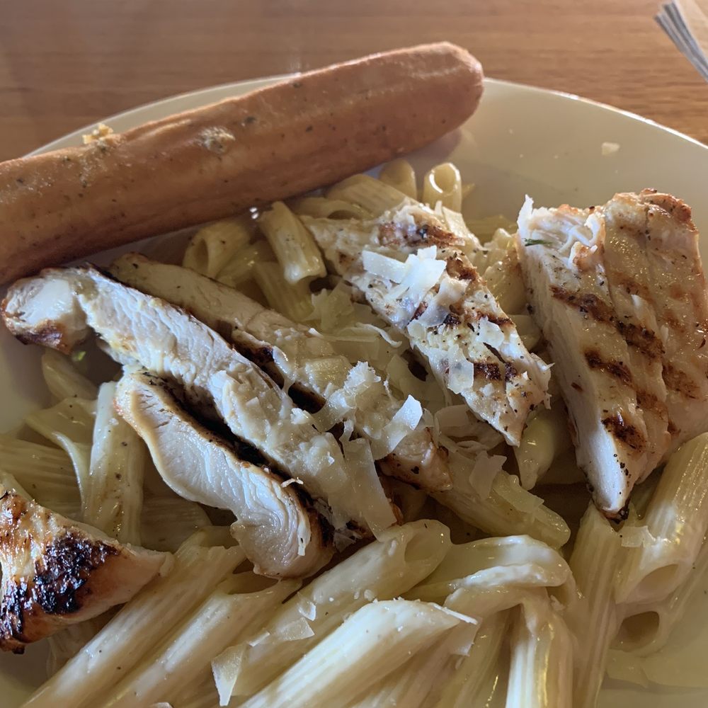 Applebee's Grill + Bar - Three-Cheese Chicken Penne - American Near Me - Orem, Utah