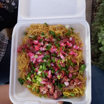 Honolulu Night Market - Fried Noodles from Str'eats of Aloha - Festivals Near Me - Honolulu, Hawaii