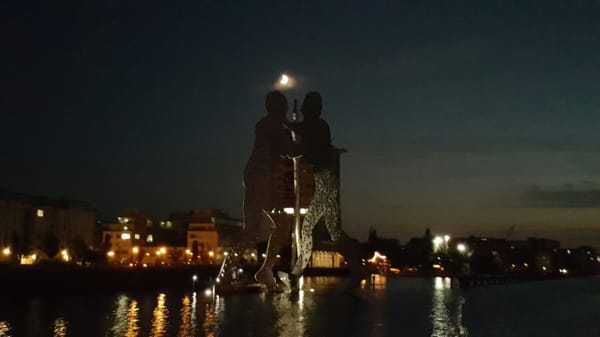 Molecule Man by null