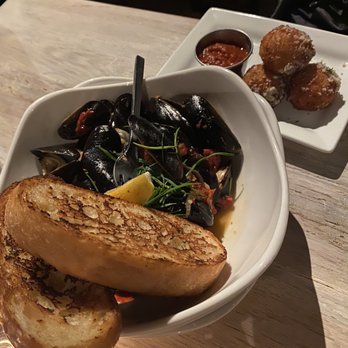 Mezzo - Mussels**and Arancini with Garlic Bread - Italian Near Me - Dublin, Ohio Mezzo - Mussels**and Arancini with Garlic Bread - Italian Near Me - Dublin, Ohio