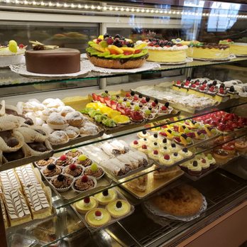 Beach Bakery - Bakeries Near Me - Westhampton Beach, New York