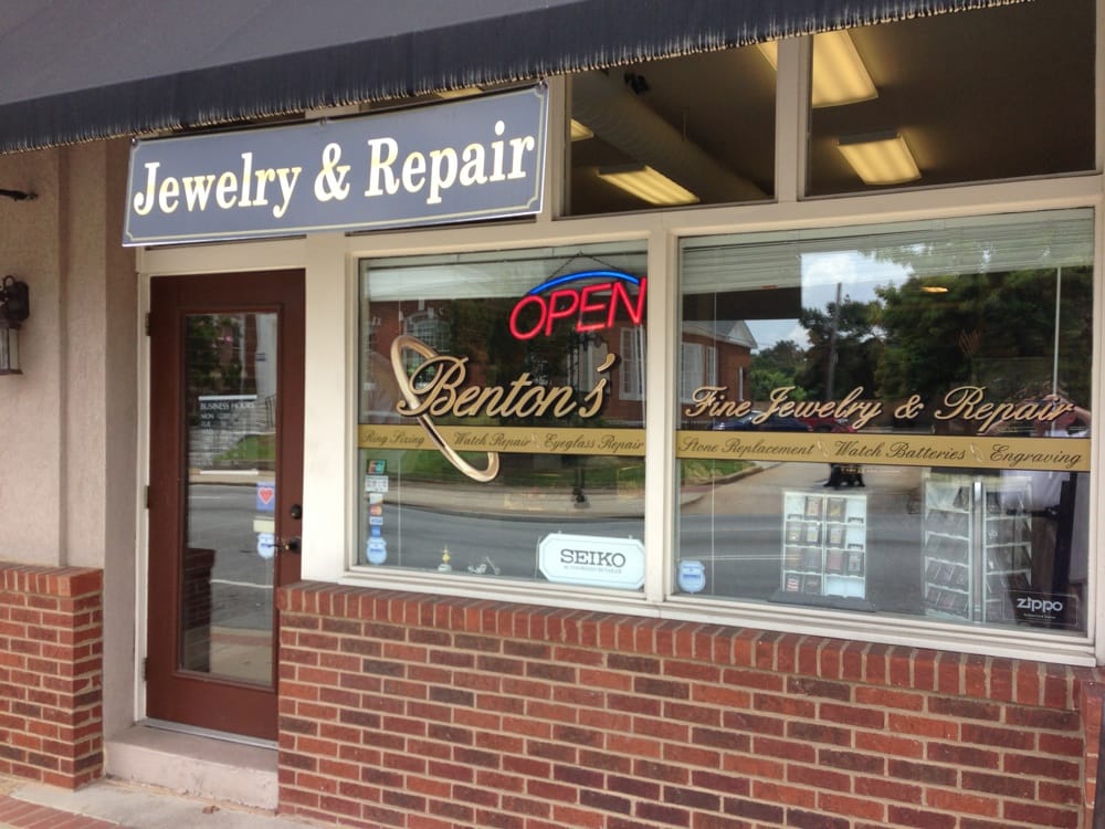 BENTON FINE JEWLERY & REPAIR Updated October 2024 232 W Crogan St