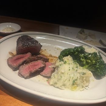 Houston's Restaurant - New American Near Me - Irvine, California