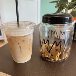 Beachside Caffe by YAMO - Amazing latte and sweet potato treats for dogs.