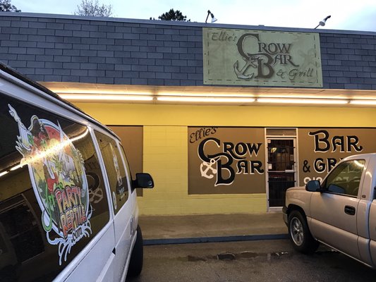 Ellie's Crow Bar Lounge by null