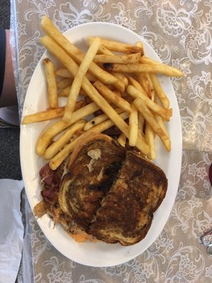 The Potter Sundry by null