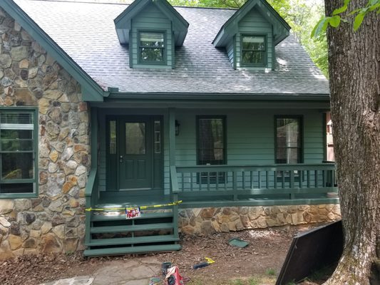Exterior Painting - Exterior painting is one of our many specialities! Contact us today for your free estimate!