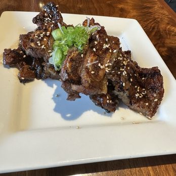 Momiji SLU - Garlic Short Ribs - Sushi Bars Near Me - Seattle, Washington Momiji SLU - Garlic Short Ribs - Sushi Bars Near Me - Seattle, Washington