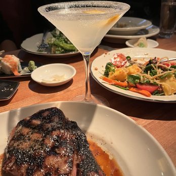 Houston's Restaurant - Lemon Drop, Thai Steak & Noodle Salad, Hawaiian Rib Eye - Steakhouses Near Me - Pasadena, California Houston's Restaurant - Lemon Drop, Thai Steak & Noodle Salad, Hawaiian Rib Eye - Steakhouses Near Me - Pasadena, California