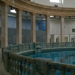 Piscines de Nancy-Thermal - L'architecture très particulière de la piscine ronde
