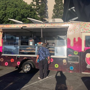 LA - Donut Truck - Truck IG: feedyo_self - Food Trucks Near Me LA - Donut Truck - Truck IG: feedyo_self - Food Trucks Near Me