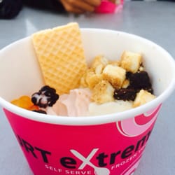 Yogurt Extreme - Cheesecake yogurt with sweet treats