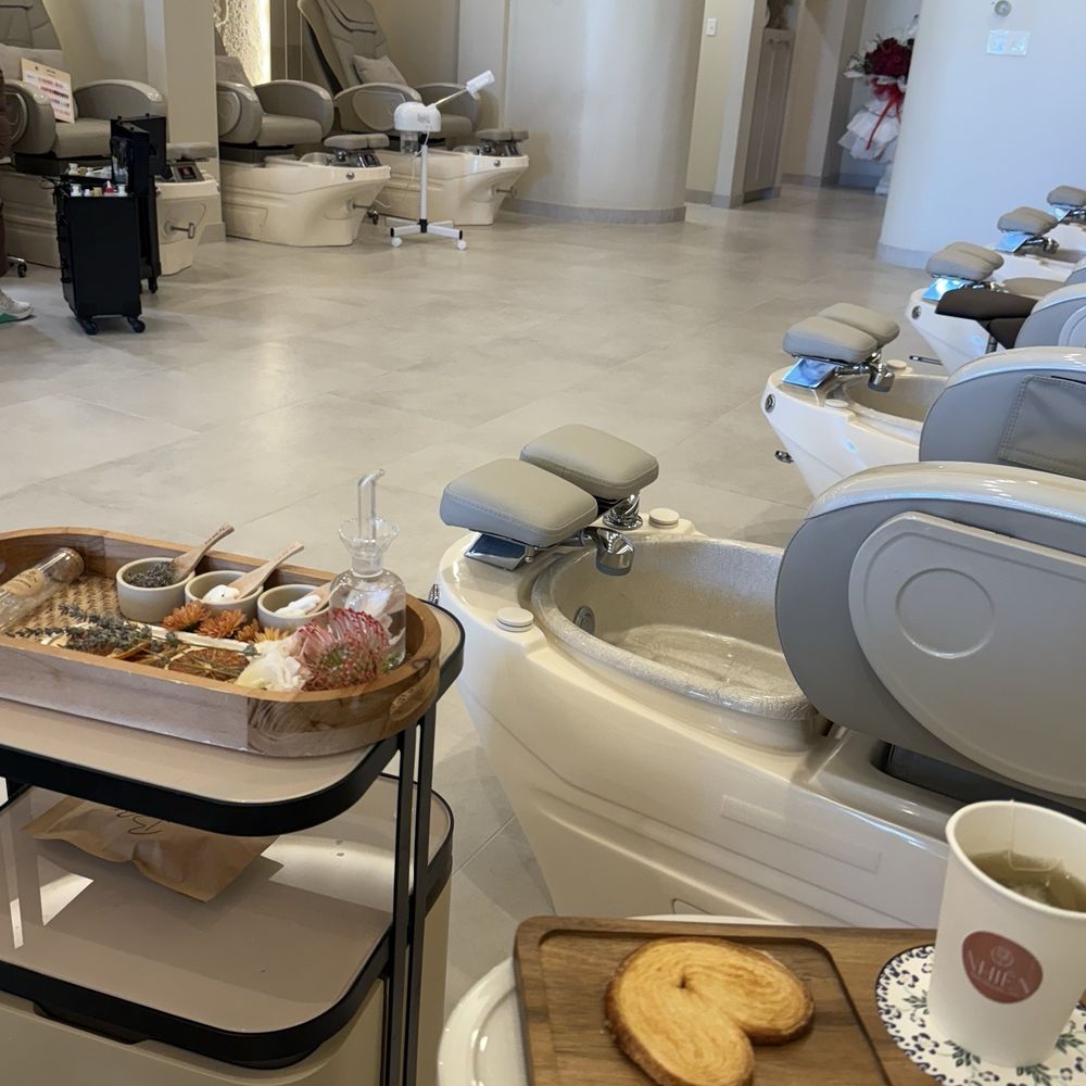 Nhien Head Spa & Wellness - Set up cart with personalized picks as well as complimentary snack and hot tea - Day Spas Near Me - Katy, Texas Nhien Head Spa & Wellness - Set up cart with personalized picks as well as complimentary snack and hot tea - Day Spas Near Me - Katy, Texas