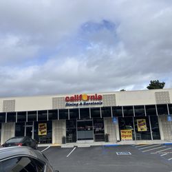 California Dining and Bar Stools - California Dinning & Barstools Store Front, Sunnyvale, CA.