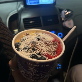 Ubatuba Açaí - Fullerton - açaí bowl with half pitaya and half Acai - Juice Bars & Smoothies Near Me - Fullerton, California Ubatuba Açaí - Fullerton - açaí bowl with half pitaya and half Acai - Juice Bars & Smoothies Near Me - Fullerton, California