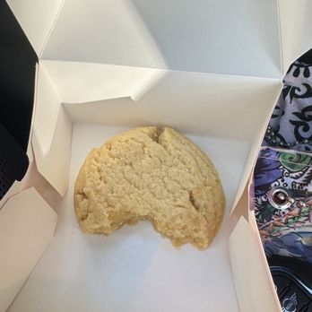 Crumbl - Exton - Bakeries Near Me - Exton, Pennsylvania