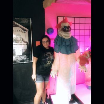 Tom Devlin's Monster Museum - Art Museums Near Me - Boulder City, Nevada