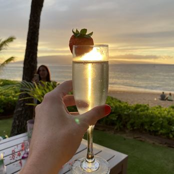 Castaway Cafe - Sparkling water for the ones who don't drink was such a thoughtful and great way to include everyone! - American Near Me - Lahaina, Hawaii