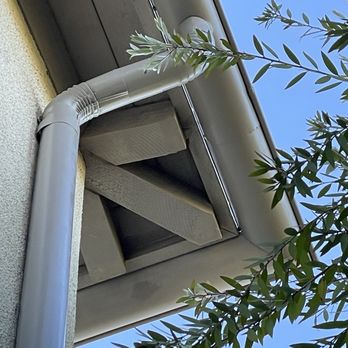 LocalRoofs - After photo - the new and old gutters perfectly match! - Roofing Near Me - Newbury Park, California