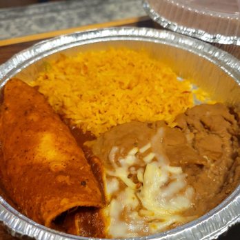Cantina Cinco De Mayo - Beef burrito with rice and beans - Tex-Mex Near Me - Little Rock, Arkansas Cantina Cinco De Mayo - Beef burrito with rice and beans - Tex-Mex Near Me - Little Rock, Arkansas