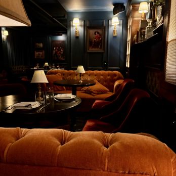 The Parlour Room - Cocktail Bars Near Me - New York, New York