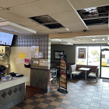 McDonald's - I remember thinking it looked scary. - Fast Food Near Me - Mountain View, California McDonald's - I remember thinking it looked scary. - Fast Food Near Me - Mountain View, California