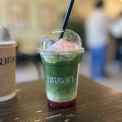 Arisan Tea & Coffee House - Strawberry matcha einspanner