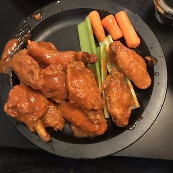 Duff's Famous Wings - Buffalo Wings - American Near Me - Amherst, New York