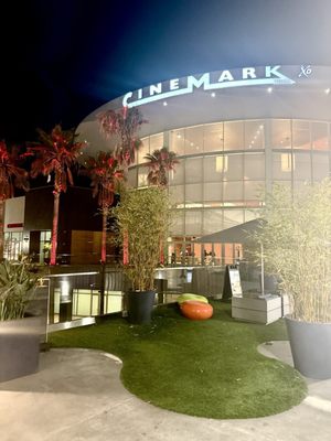 Cinemark Howard Hughes Los Angeles and XD by null