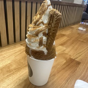 Twisted Rolls Chimney Cake - Lotus - Ice Cream & Frozen Yogurt Near Me - Ballwin, Missouri
